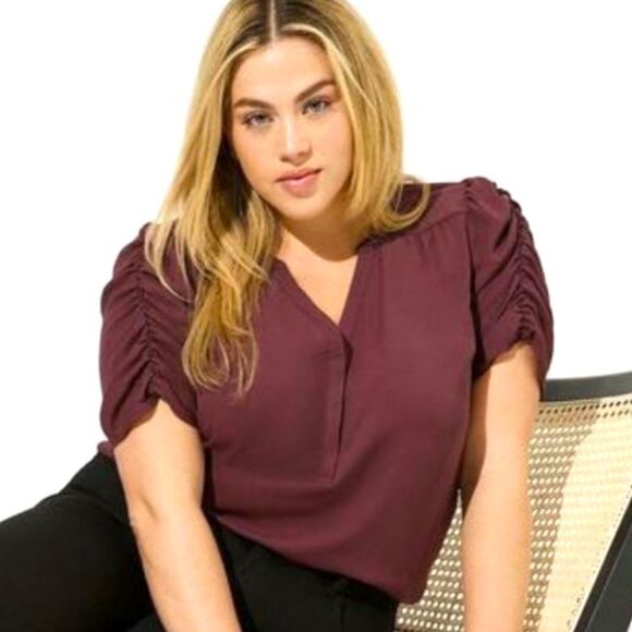 TORRID Plus Size Harper Georgette Sassafras Ruched Short Sleeve Blouse - Picture 5 of 16